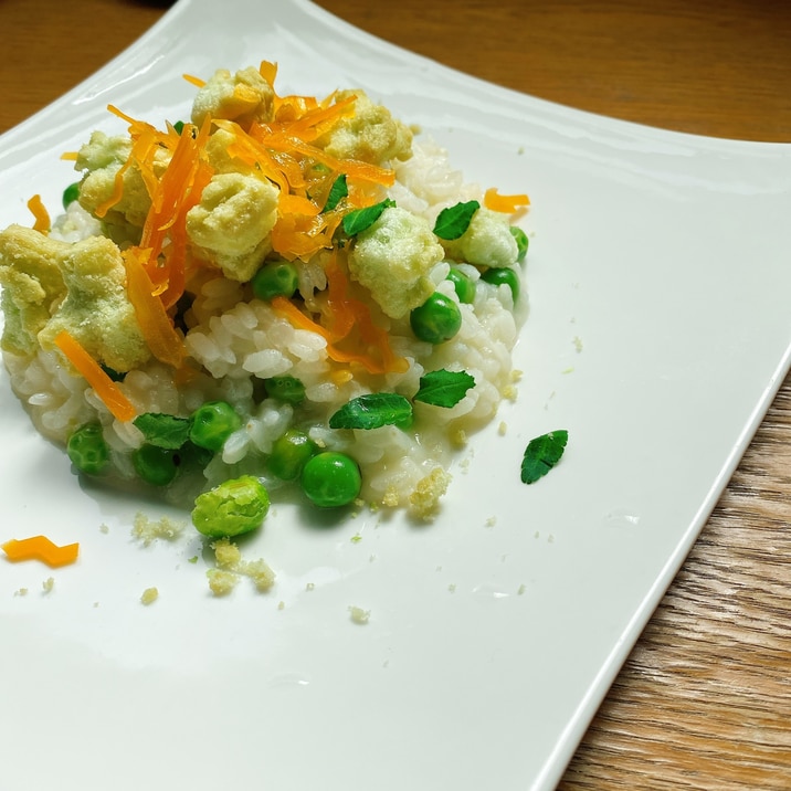 木の芽とミモレットチーズ風味のえんどう豆リゾット